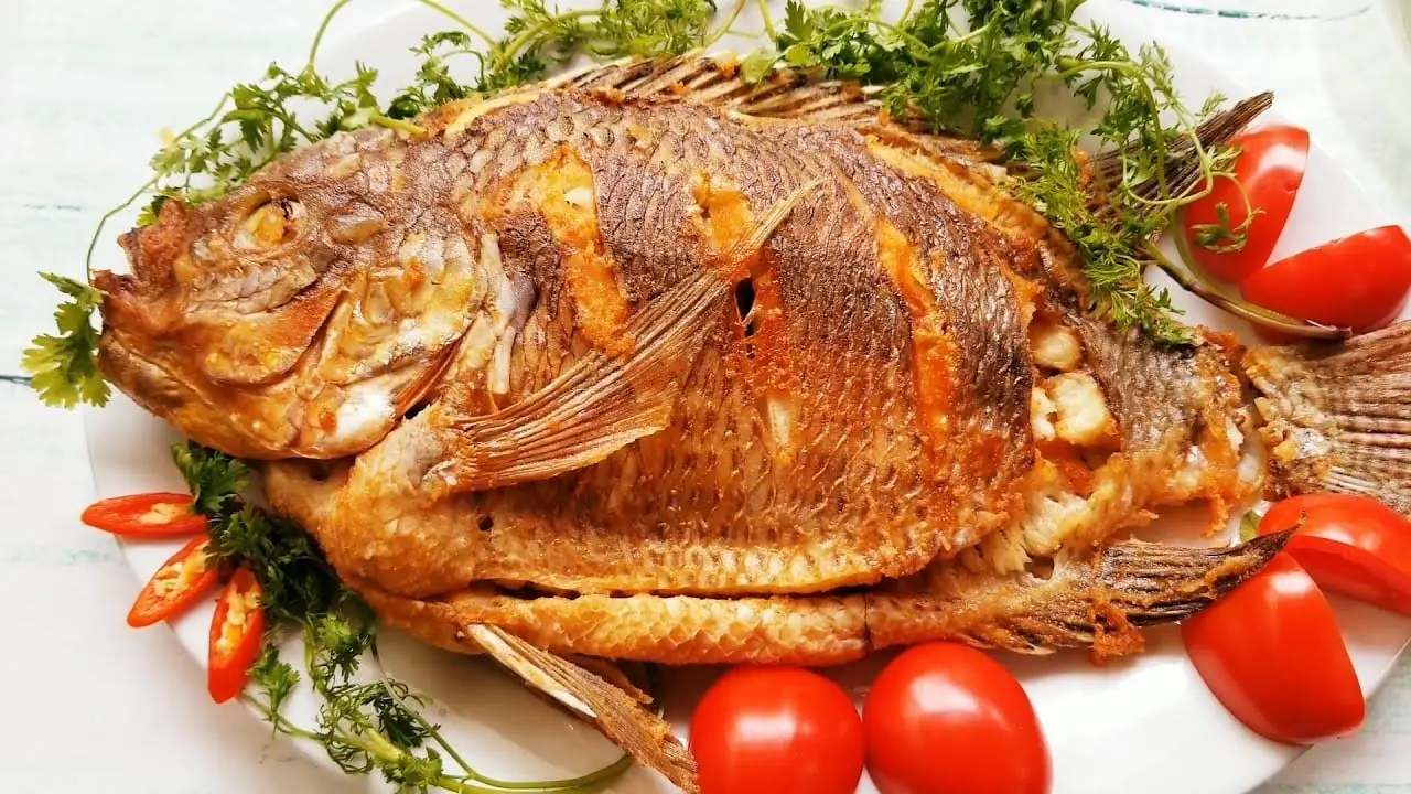 Thả Thứ Này Vào Rán Cá: Món Ăn Giòn Tan, Không Lo Dính Chảo Vỡ Nát
