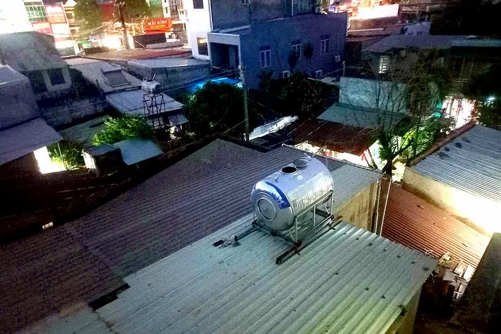 Thợ sửa nhà kể phút 'lạnh gáy' khi ngó vào bồn nước thấy có bộ xương người