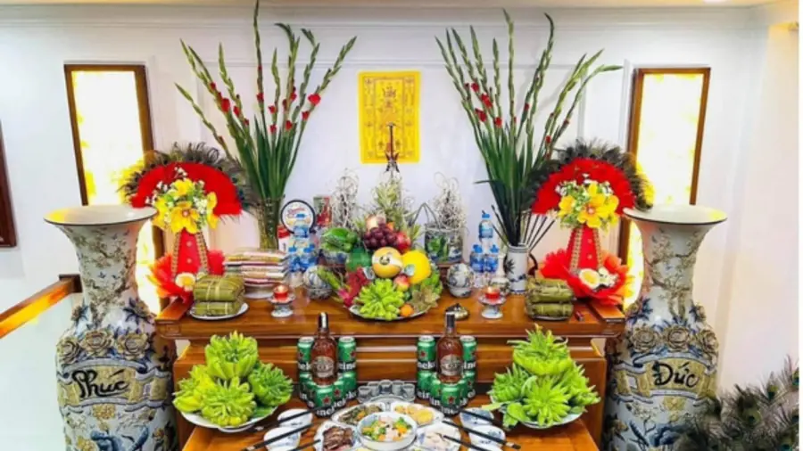 Hoa cúng trên bàn thờ đừng suốt ngày đặt hoa cúc mãi: Đây mới là loại cây may mắn, giàu nhanh chóng mặt