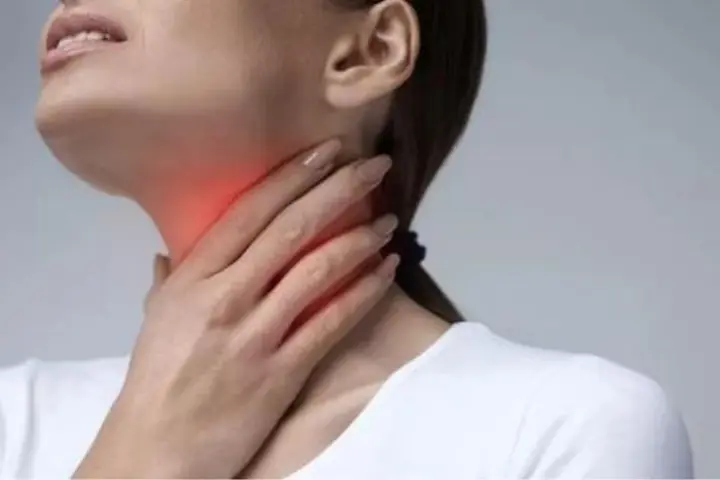 Người sắp bị K tấn công thường có 3 dấu hiệu lạ ở cổ, có 1 cái thôi đã là báo động