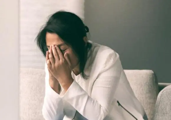 Gửi tiết kiệm hơn 170 tỷ đồng chỉ 30 phút sau số dư bằng 0, ngân hàng: 'Đó là việc của chị'