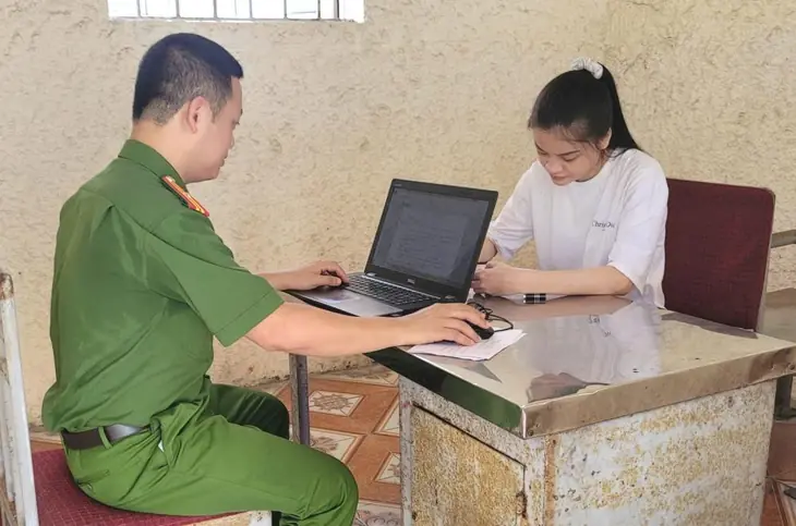 Cô gái 23 tuổi chiếm đoạt 17 tỷ đồng chỉ sau 5 tháng 'tung chiêu'