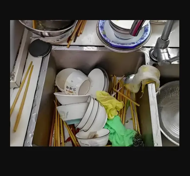 Một người rửa bát, cả nhà ung thư? 6 thói quen "tẩm chất độc" vào bát đĩa cần bỏ ngay