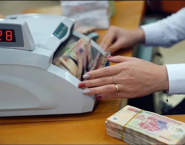 Gửi tiết kiệm nên gửi 6 tháng hay 1 năm lãi nhiều nhất: Nhân viên ngân hàng lâu năm chỉ rõ