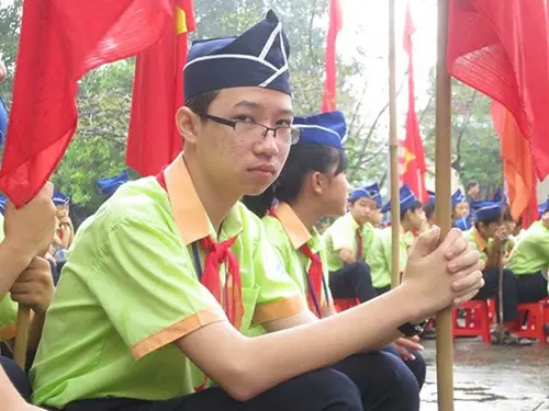 Nếu chỉ nhìn lướt qua bức ảnh hồi bé, không ai nghĩ cậu bé 2k này lại làm nên chuyện lớn!