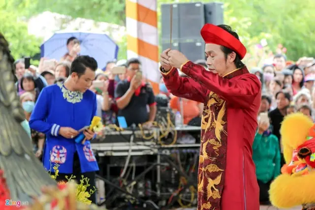 Hoài Linh tiết lộ người sẽ tiếp quản Đền thờ Tổ trăm tỷ của mình, cuộc sống hiện tại khiến khán giả bất ngờ