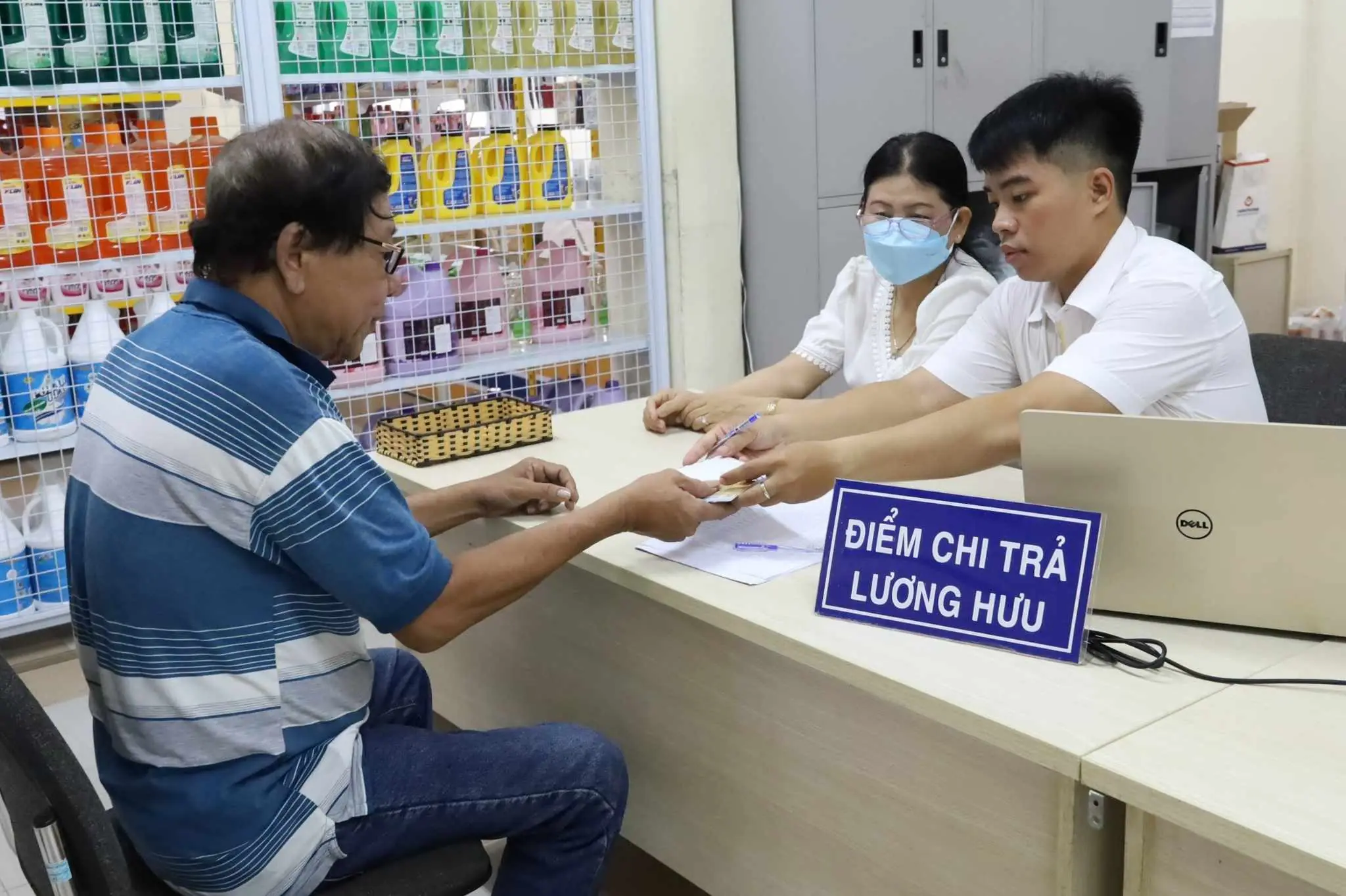 Trường hợp duy nhất được cộng gộp 2 tháng lương hưu, trợ cấp BHXH, là ai?
