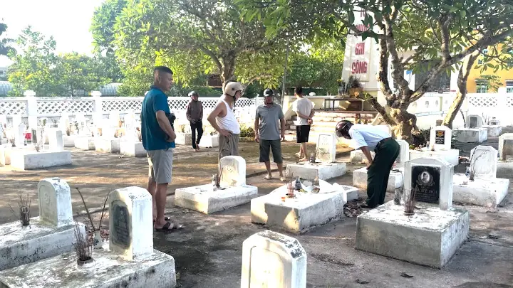 Vụ 18 ngôi mộ liệt sĩ bị đ:ục ph:á: Quản trang tiết lộ cuộc gọi của cai xây dựng