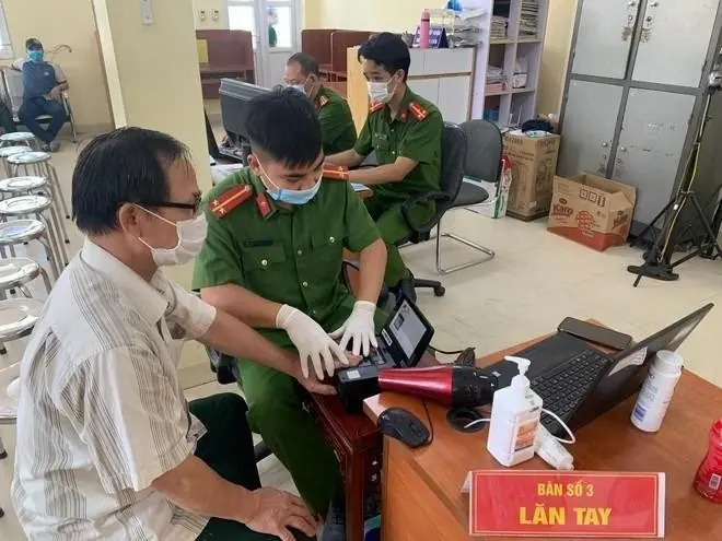 Từ nay đến 31/12/2025: Hàng nghìn người bị phạt tiền nếu không làm lại CCCD, người dân cần nắm rõ kẻo mất tiền oan