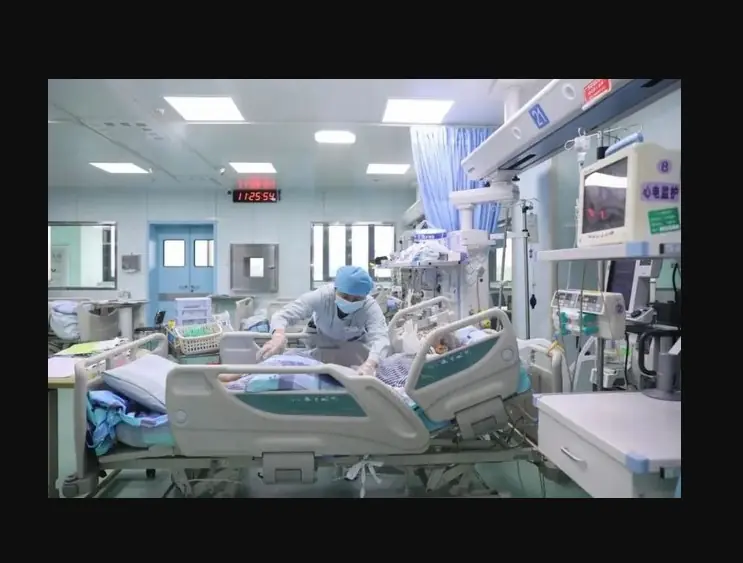 Giẫm phải ‘nước hòa tan xương’ khi đi dạo, người phụ nữ chết sau 5 ngày