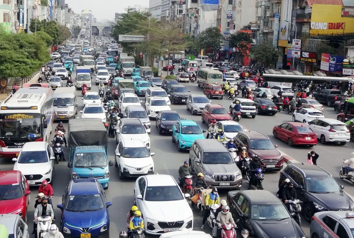 Hà Nội, TPHCM sớm công bố hỗ trợ chuyển đổi phương tiện giao thông xanh