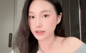 Vợ Đoàn Văn Hậu được khen hát hay như ca sĩ