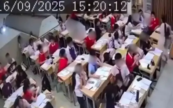 Nóng: Làm rõ vụ nam sinh lớp 7 có hành vi "tác động vật lý" với cô giáo khi bị thu đồ chơi ở Hà Nội