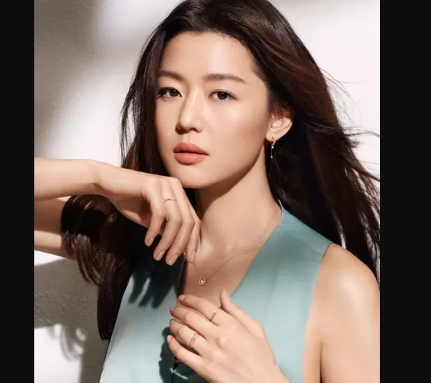 "Mợ chảnh" Jeon Ji Hyun bị tẩy chay chưa từng có: Đã còng lưng gánh nợ 287 tỷ, còn sắp bị huỷ job hàng loạt?
