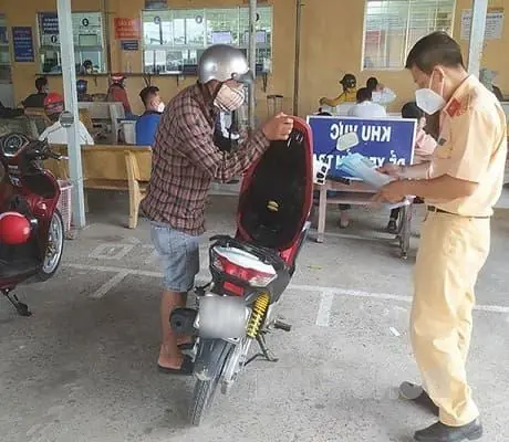 Sang tên xe máy không cần chủ cũ hóa ra làm rất đơn giản, chỉ tốn 100 nghìn đồng