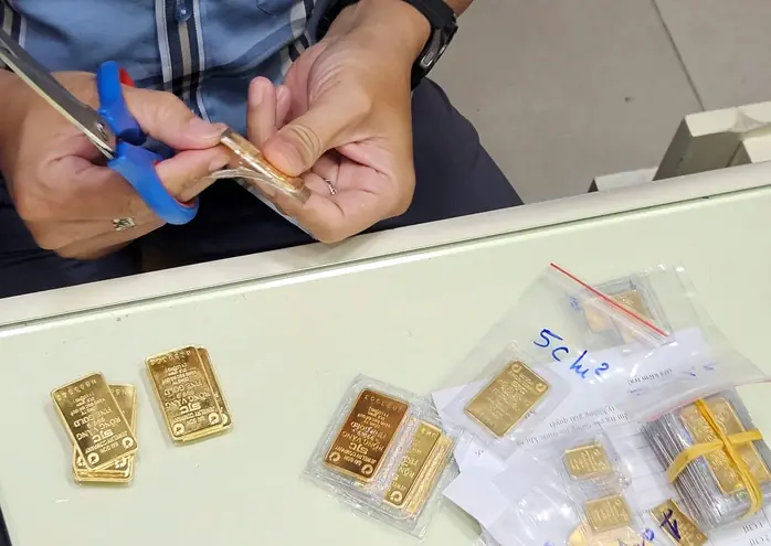 Mua bán vàng thuộc diện chịu thuế; đề xuất miễn thuế TNCN tiền lương từ ngân sách