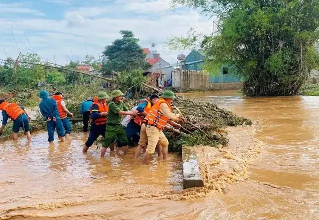 Siêu bão Rasaga đổi hướng đi thẳng vào Vịnh Bắc Bộ, chuẩn bị ứng phó thế nào?