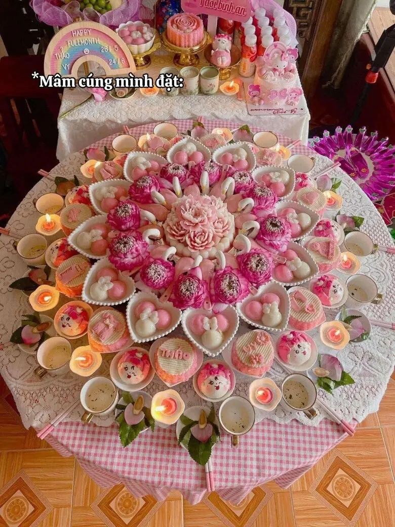 Đặt mâm cúng VIP đầy tháng cho con, mẹ bỉm giận run người khi nhận về thành quả "một trời một vực"