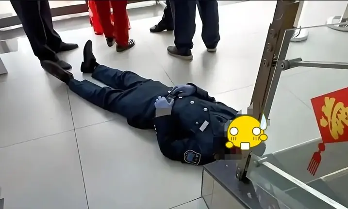 Bảo vệ không qua khỏi do không có điều hòa, công ty nói tại đi làm sớm, không bồi thường