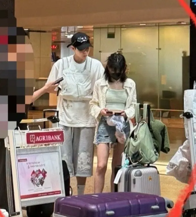 'Em gái quốc dân' Kim Yoo Jung công khai hẹn hò bạn trai ở Việt Nam?