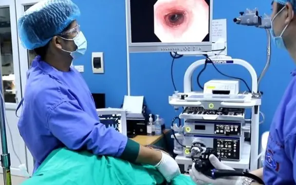 Phát hiện UT giai đoạn cuối từ một dấu hiệu sau bữa ăn