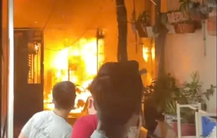 Mâu thuẫn với bố, con trai nghi dùng xăng 🔥 nhà 2 tầng, 1 người bị th:ương đi cấp cứu