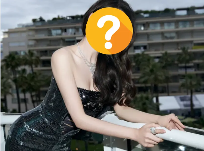 Bản sao gợi cảm của Song Hye Kyo 2 đời chồng, hẹn hò loạt tình trẻ náo loạn showbiz