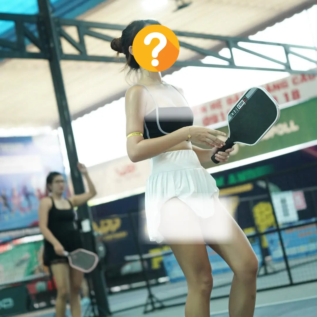 Danh tính cô gái bị mắng "gọi vốn" trên sân pickleball vì mặc mát mẻ: Chính chủ đáp trả căng