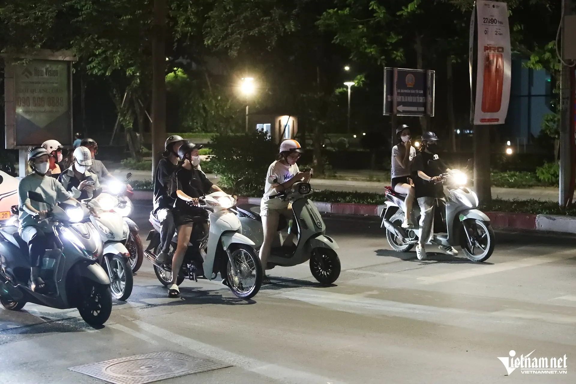 Nửa đêm ở tuyến đường vừa lắp thí điểm camera AI: Hình ảnh gây ngỡ ngàng