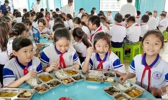 Trẻ em, học sinh được hỗ trợ tới 936.000 đồng/tháng: Cha mẹ đóng tiền học đầu năm có được trừ không