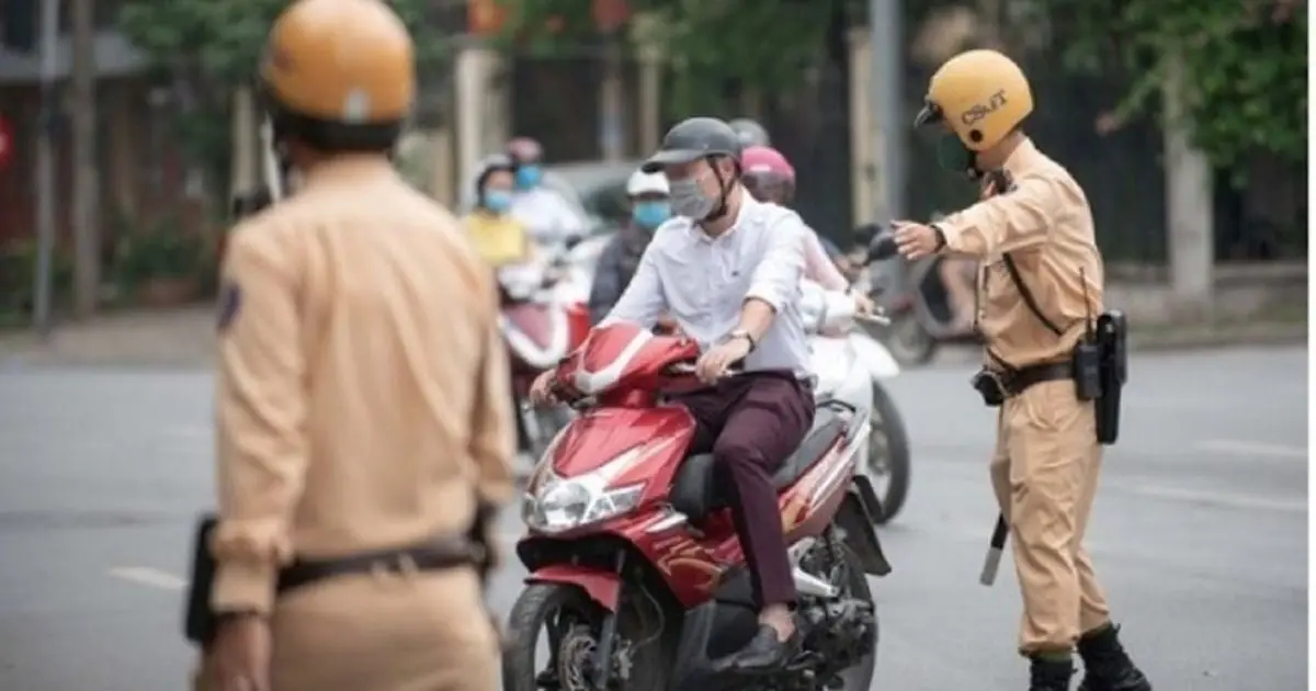 Từ nay đến Tết: Vợ chồng, người thân đi xe của nhau sẽ bị ph:ạt tới 8 triệu đồng nếu không chú ý điều này, nhiều người chủ quan bỏ qua