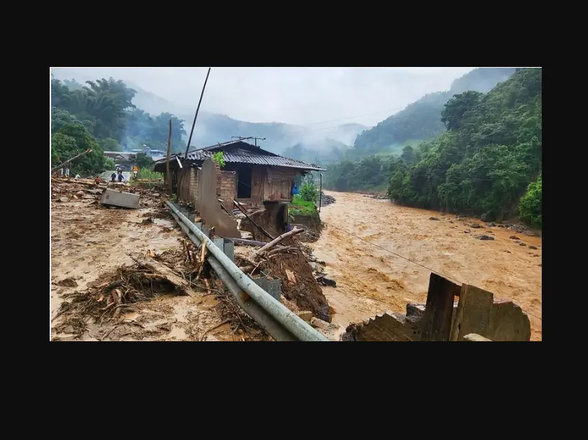 Bão số 10 Bualoi di chuyển rất nhanh, cảnh báo nóng người dân 5 tỉnh, thành phố sau