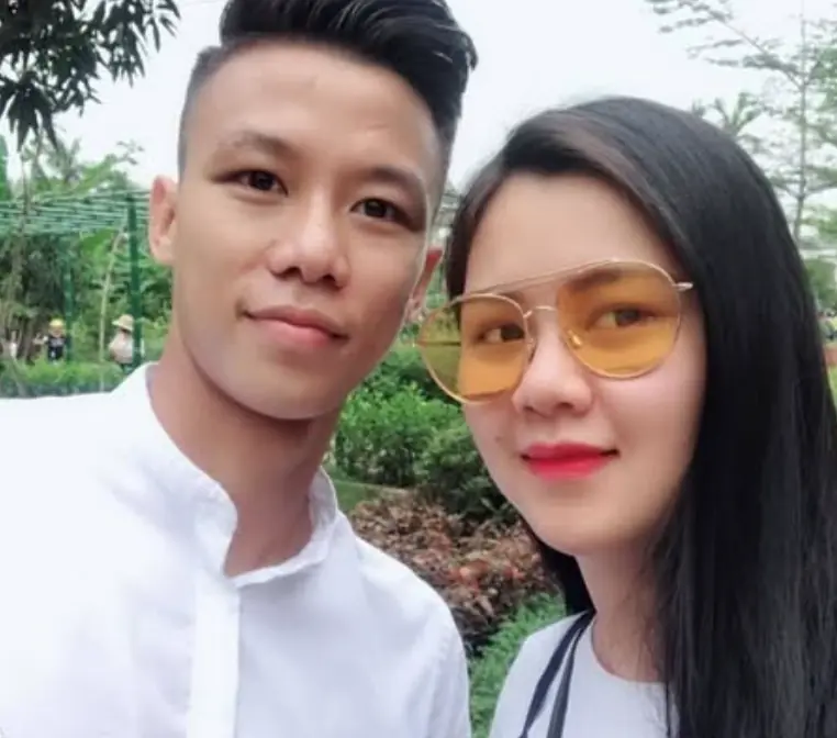 Vợ Quế Ngọc Hải 'cầu cứu' khi nhà bị bay giếng trời, nước tràn khắp căn hộ bạc tỷ vì bão số 10