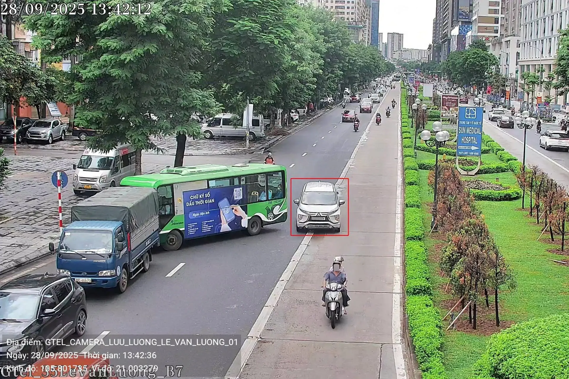 Thêm tuyến đường ở Hà Nội được lắp camera AI, ngày đầu phát hiện loạt xe đi vào BRT