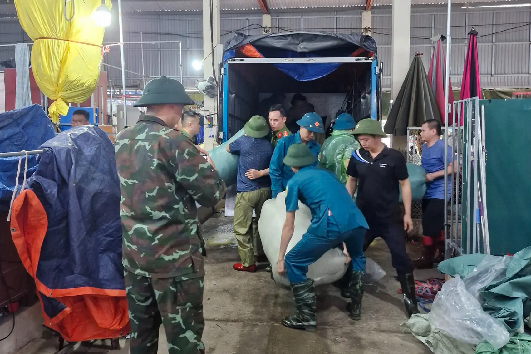 Tuyên Quang: Sạt lở đất vù:i l:ấp căn nhà có 7 người, đang tìm kiếm 4 người m:ất t:ích