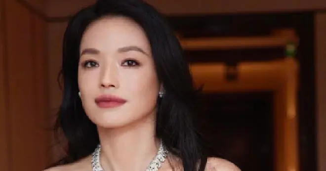 Vị đạo diễn nổi tiếng bất ngờ tiết l:ộ Thư Kỳ từng bị é::p đóng c:ả:nh n:ó:ng