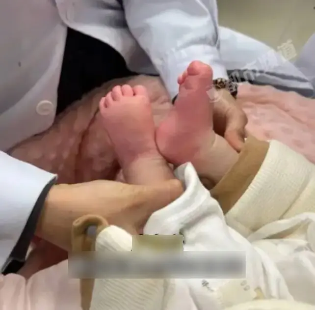 Bé ss 1 tháng tuổi nhập viện khẩn cấp vì bà nội dùng thứ nước này để pha sữa cho cháu