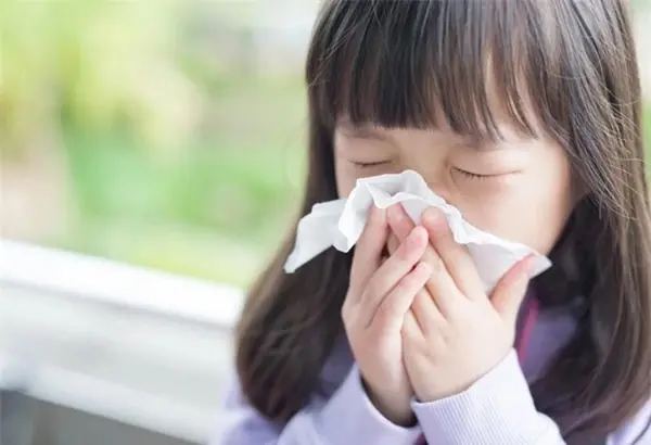 Dấu hiệu trẻ bị viêm màng n:ão nhưng cha mẹ hay nhầm với cảm lạnh khiến con tổn thương nặng