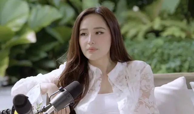 Cuộc sống Mai Phương Thúy thế nào sau khi có 'con trai'?