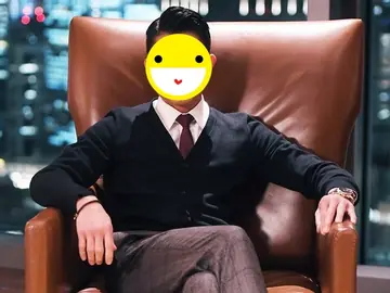 Tài tử 60 tuổi nổi tiếng Châu Á tặng bà xã 340 tỷ nhờ sinh được con trai