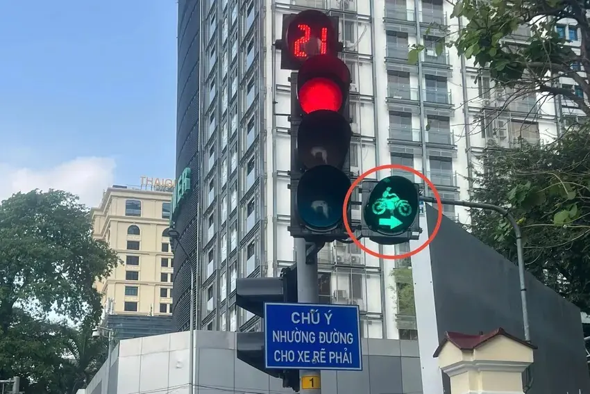Không nhường đường cho xe rẽ phải có bị ph:ạt không?