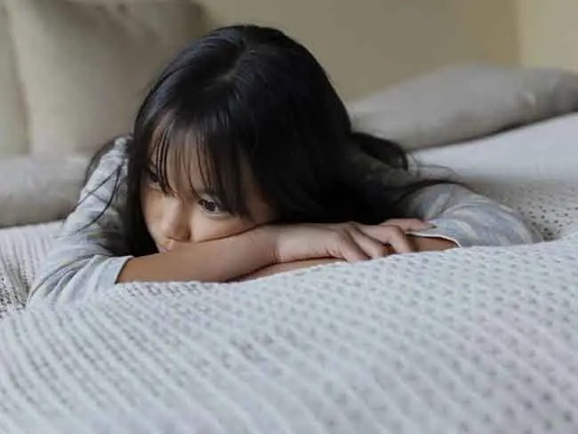 3 khác biệt lớn giữa trẻ xem và không xem tivi khi trưởng thành, nghe xong bố mẹ chỉ muốn 'ném' tivi ngay lập tức👇