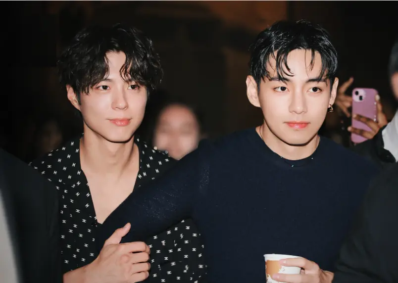 3 ngày “yêu” của V (BTS) - Park Bo Gum: Tình tứ điên đảo, lộ hàng loạt dấu hiệu đam mỹ khiến fan “quắn quéo”