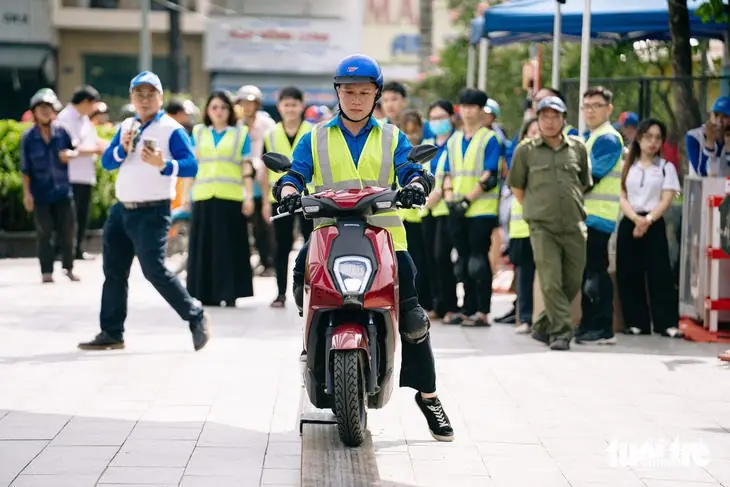 Người dân cần biết quy định này để đổi giấy phép lái xe online kịp thời, không phải thi lại lý thuyết