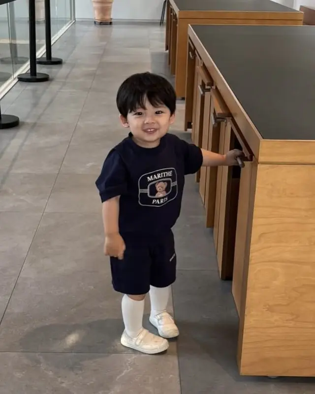Nếu thấy con có những biểu hiện này, bố mẹ nên cẩn thận vì trẻ đang có dấu hiệu được NUÔNG CHIỀU quá mức