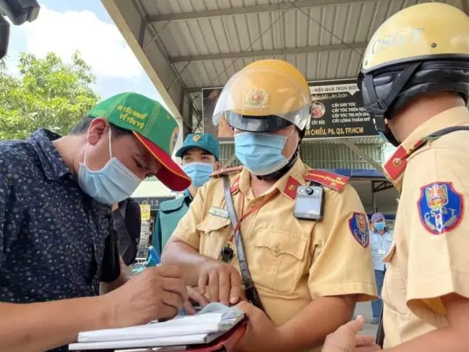 Kể từ 1/1/2025: Người dân mua xe cũ không sang tên chính chủ sẽ bị ph:ạt tới 4 triệu đồng?