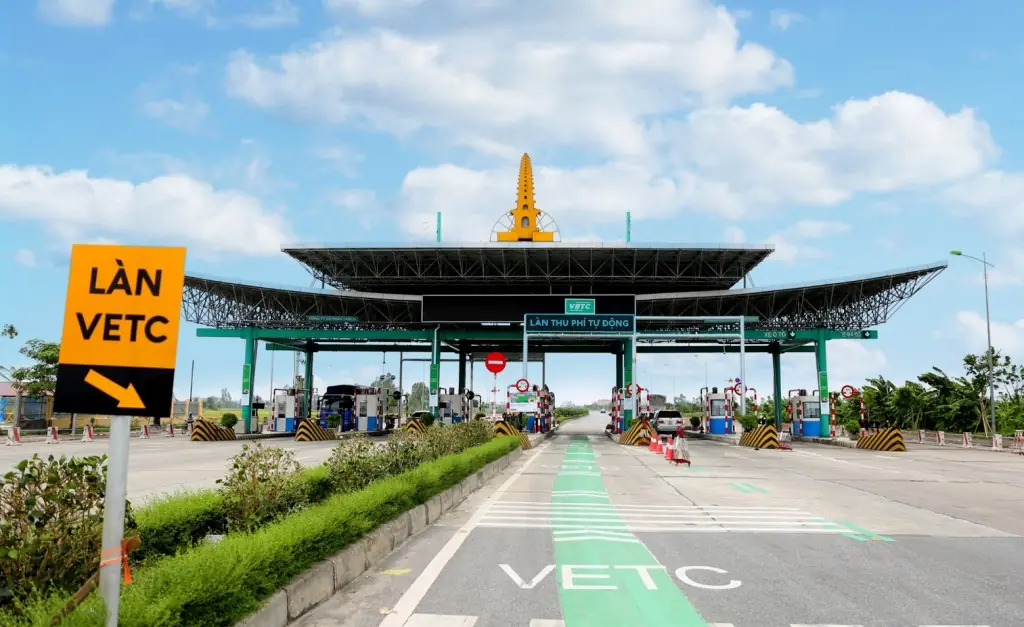 Miễn phí đường bộ cho các phương tiện vận chuyển hàng cứu trợ bão lũ