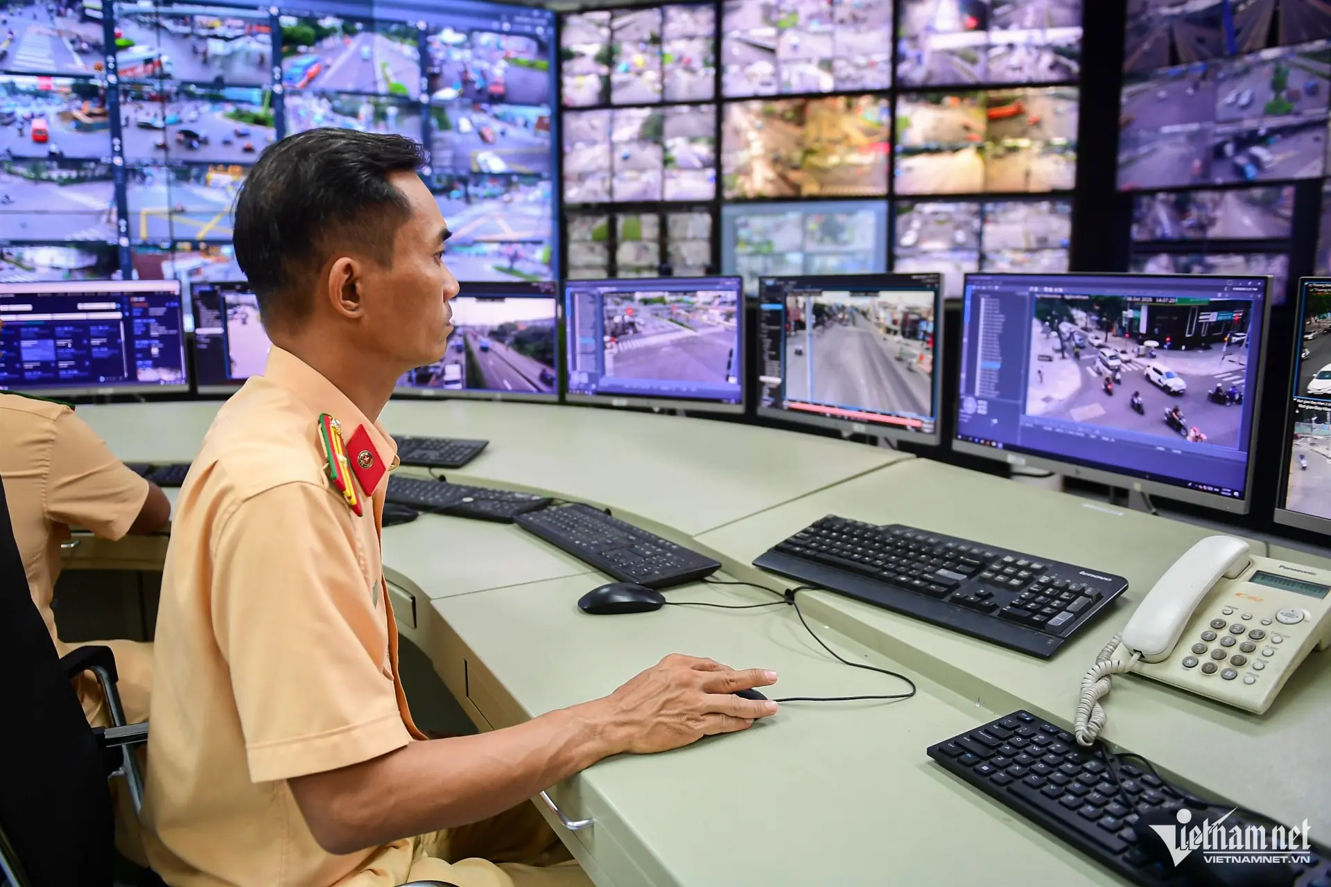 Bên trong nơi camera AI 'soi' vi phạm giao thông 24/7 ở TPHCM