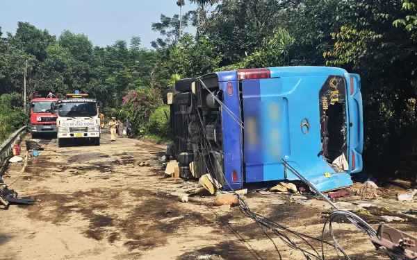 Lật xe khách tại Lào Cai, 2 người tuvong tại chỗ, nhiều người bị th:ương
