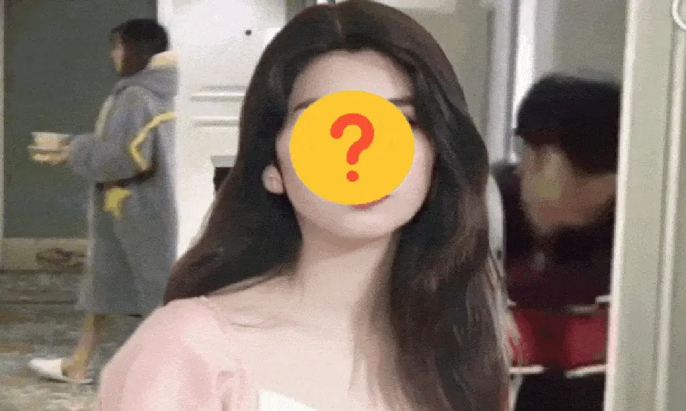 B:ắ:t tại trận "chồng trẻ" của mỹ nhân showbiz vào nhà nghỉ với trợ lý